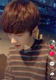 网红帅气男,颜值与才华并存，魅力无限